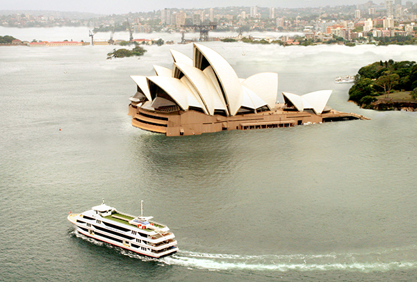 While Sydney drowns, country bakes