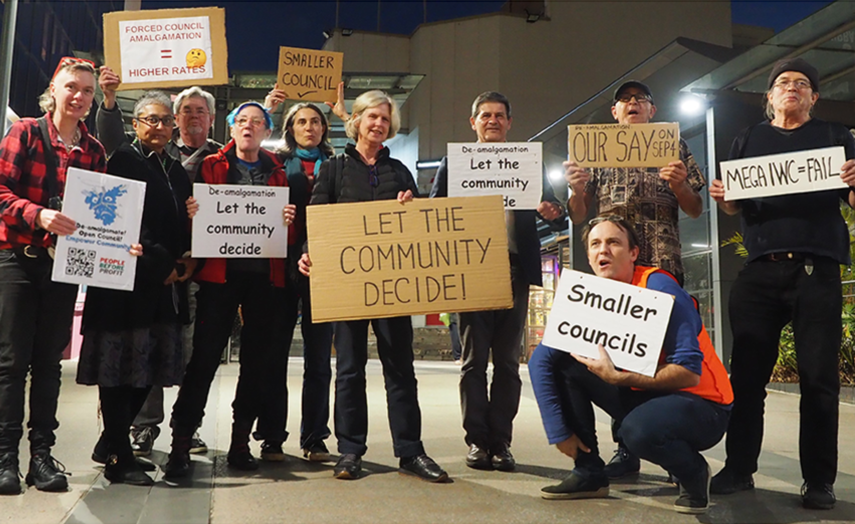 Mayor’s decision to schedule 10:30pm demerger meeting ‘completely ridiculous’: councillor