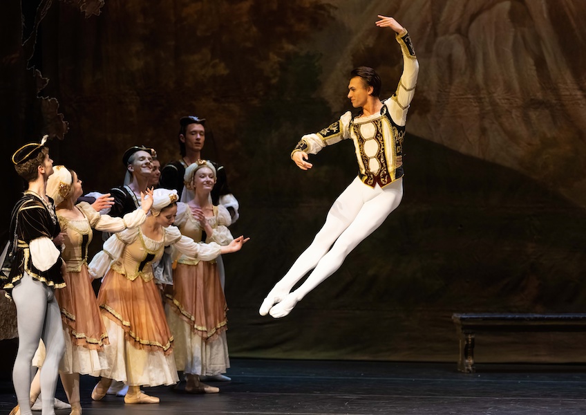 Swan Lake – REVIEW