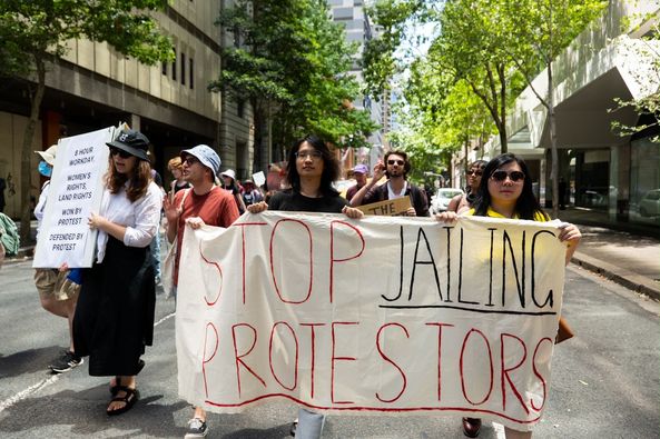 Police withdraw  false story that protesters blocked ambulance