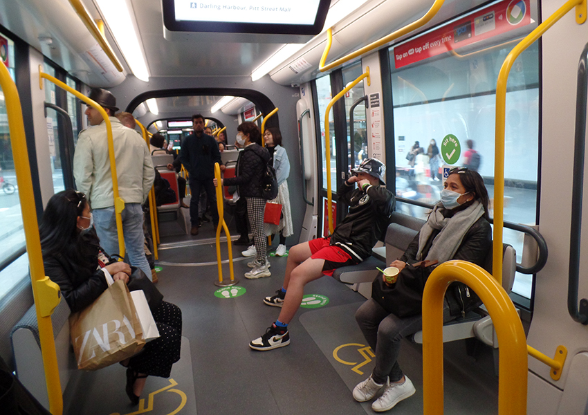 Masks “strongly recommended” on public transport
