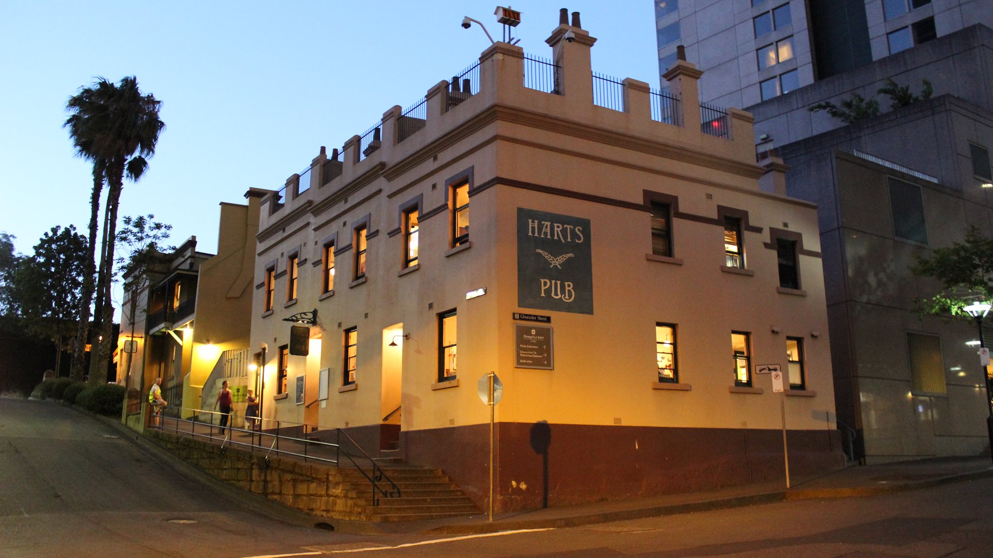 HARTS PUB