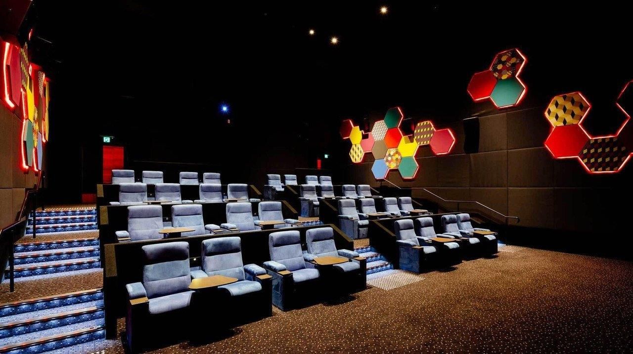 BEST MOVIE VIEWING EXPERIENCE